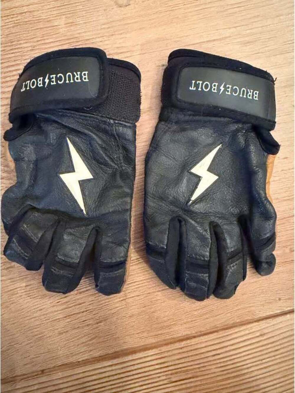 Bruce Bolt Batting Gloves size youth Small